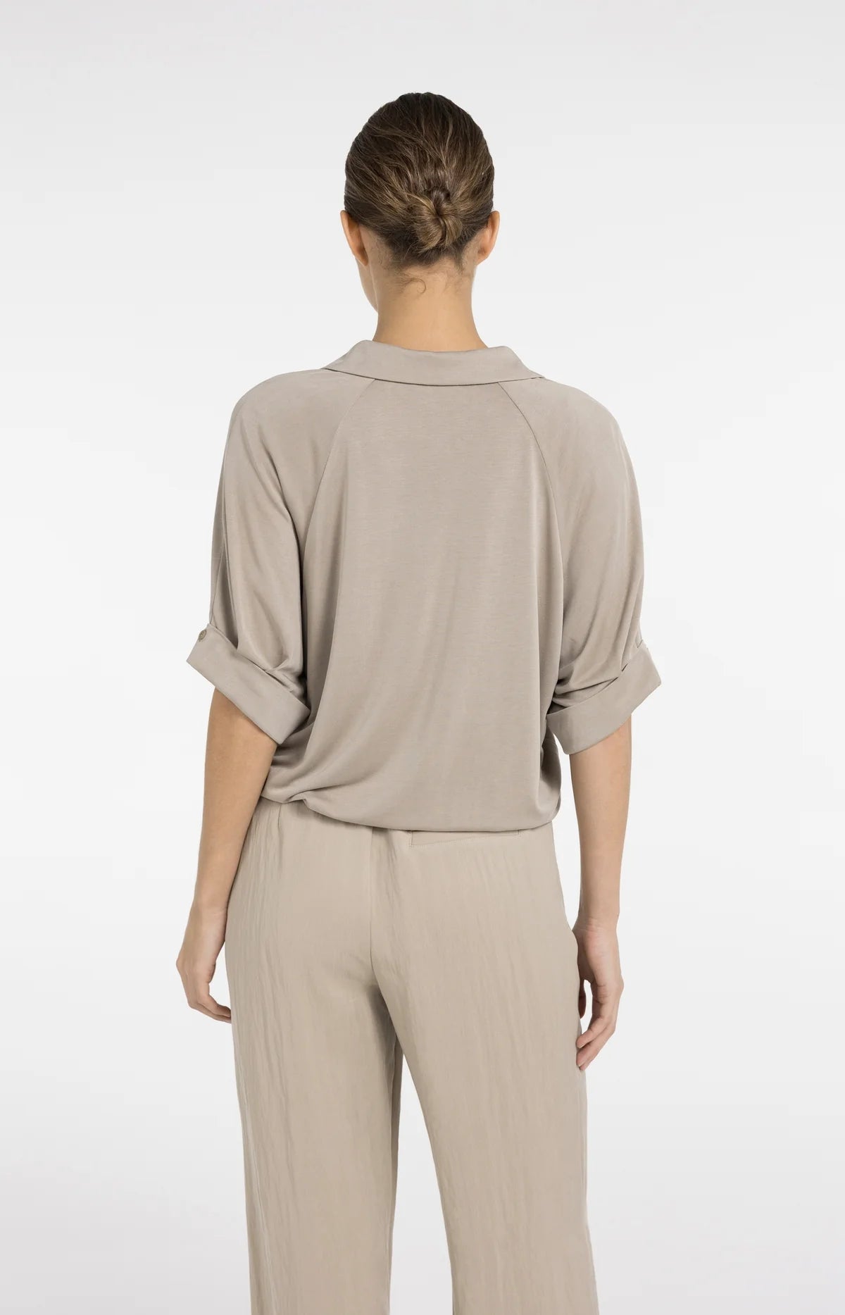 yaya-jersey-oberteil-zierfalten-v-ausschnitt-shirt-taupe image 5