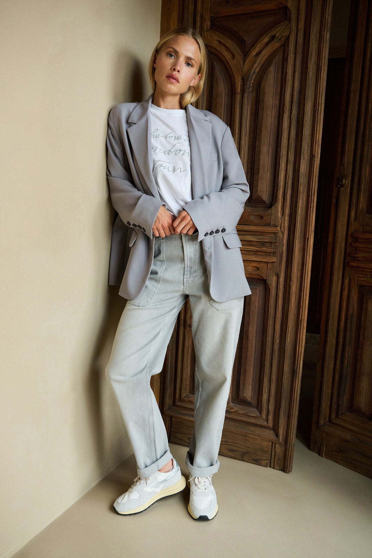 yaya-barrel-jeans-weites-bein-denim-hose-grau-high-waist image 2