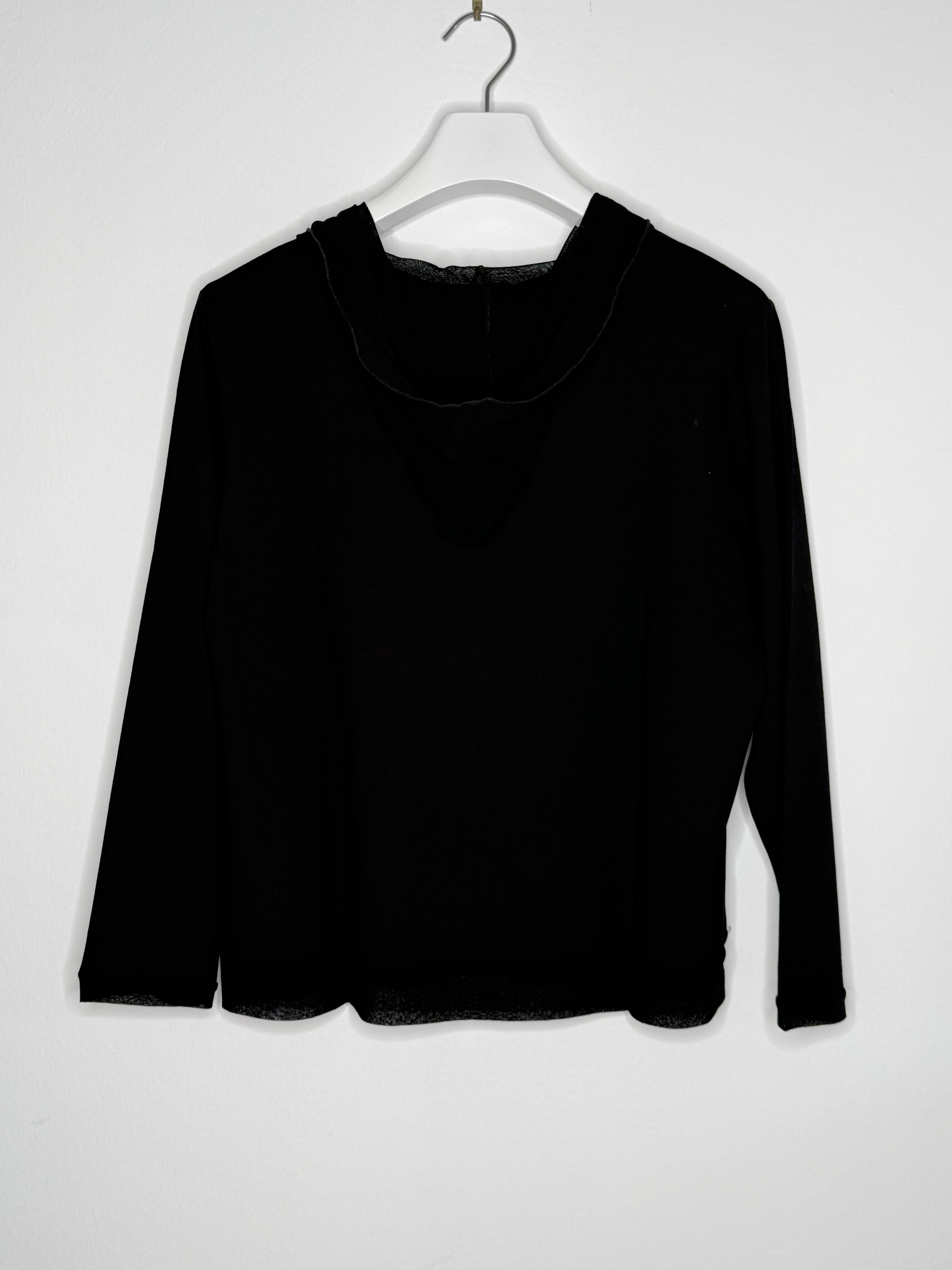 ein-st-ck-vom-gl-ck-alessa-kapuzenshirt-schwarz-mit-t-ll-kapuze image 2