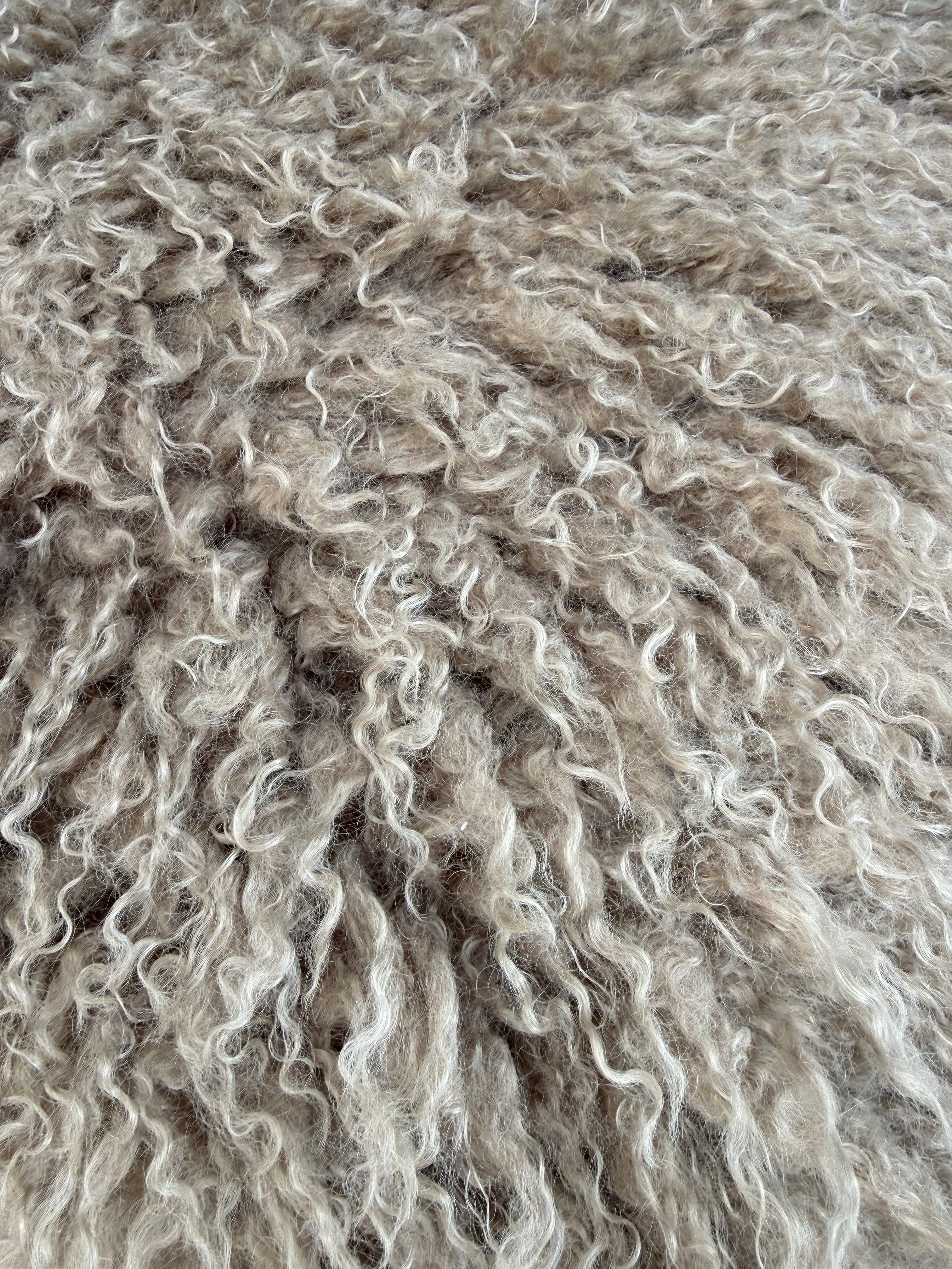 ein-st-ck-vom-gl-ck-curly-kissenbezug-sand-48x48-lammfelloptik image 7