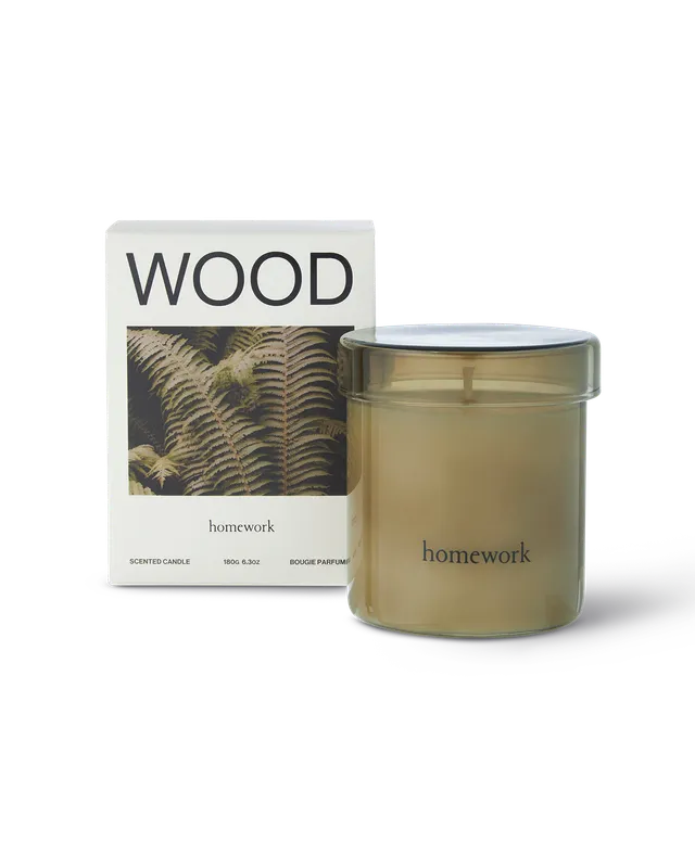 homework-candles-wood-duftkerze-180g-gr-ne-holznoten image 1