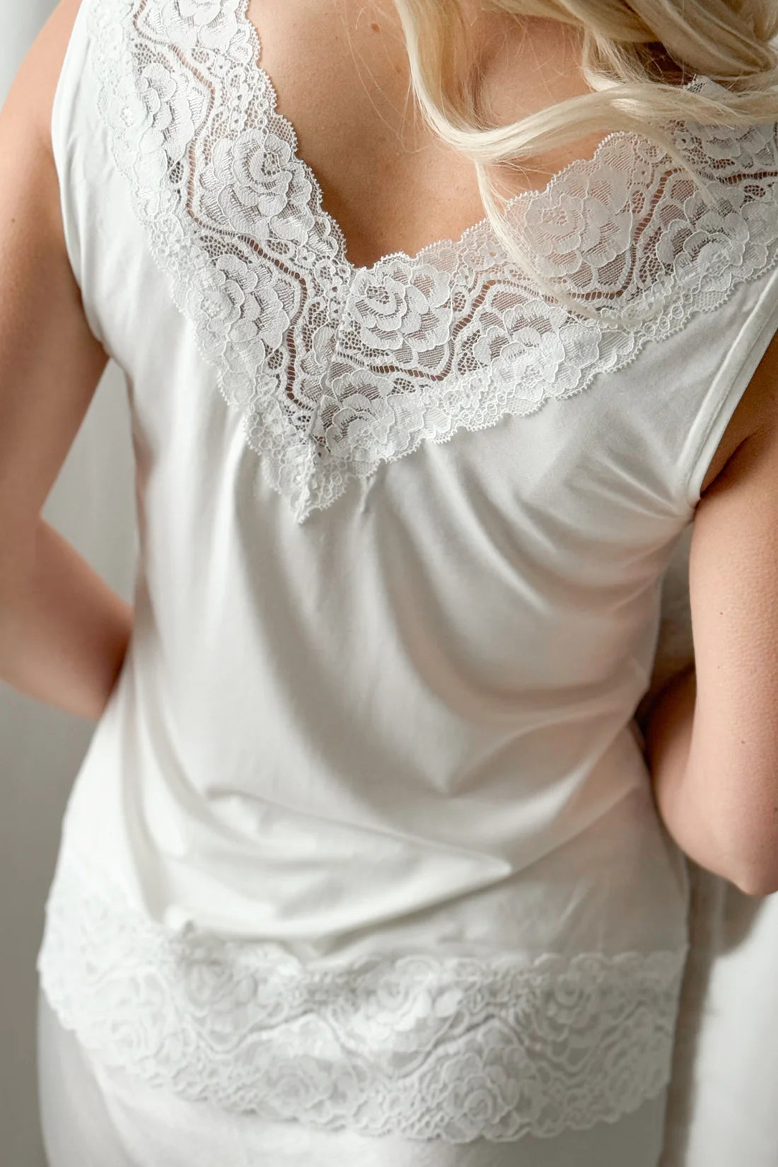 bypias-valentine-bambus-top-damen-wei-mit-spitze image 3