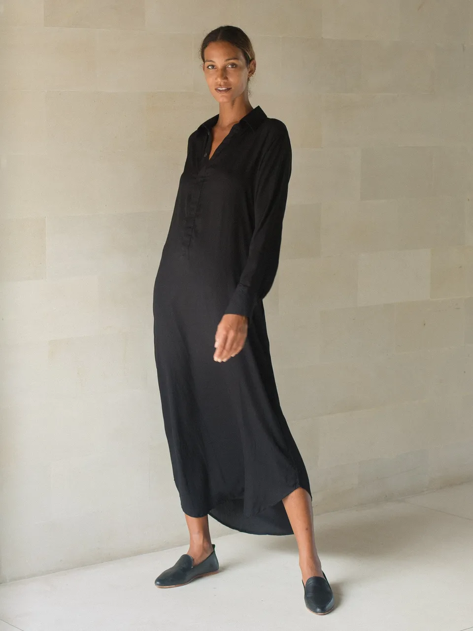 luciee-ava-maxikleid-bambus-schwarz-hemdblusenkleid image 1