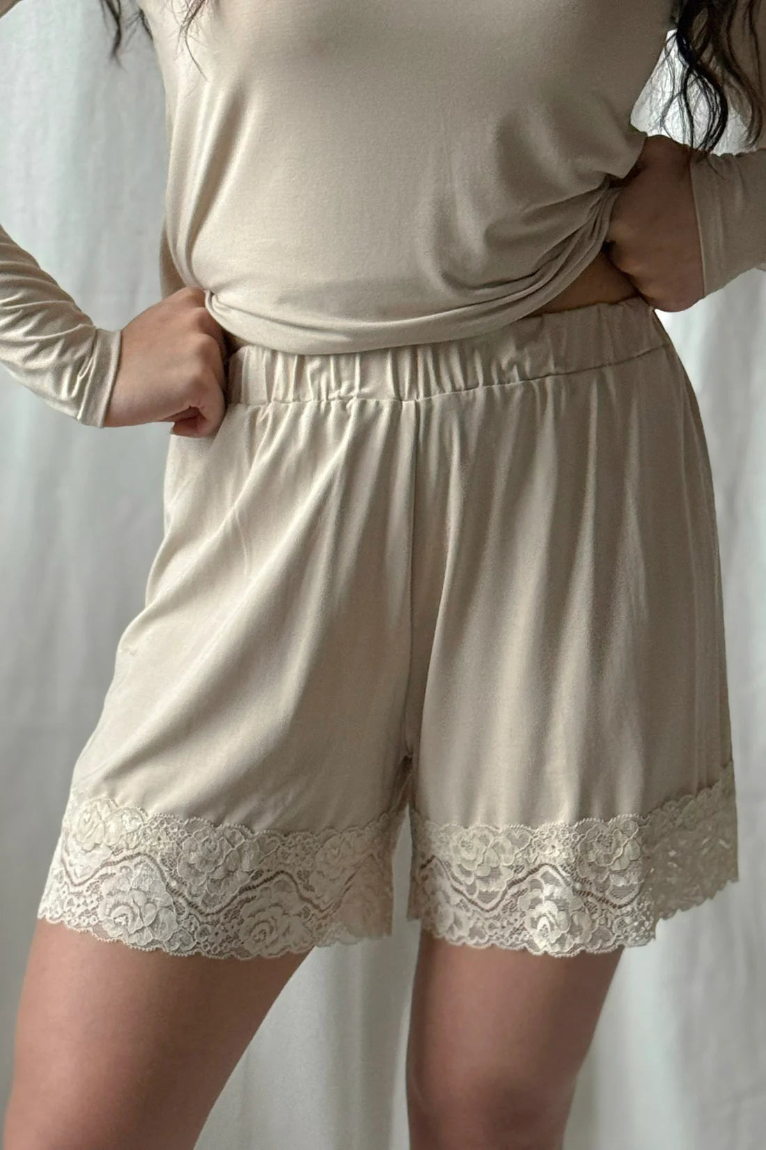 bypias-lace-shorts-beige-bambus-jersey-spitze-xs-l image 1
