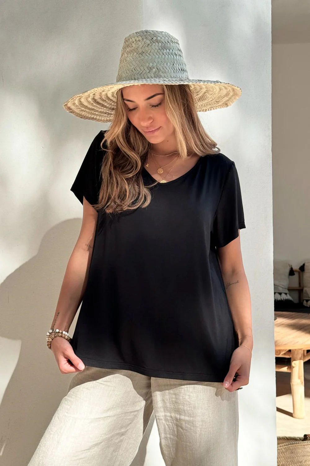 bypias-daily-bambus-t-shirt-damen-schwarz-s-m-v-ausschnitt image 1
