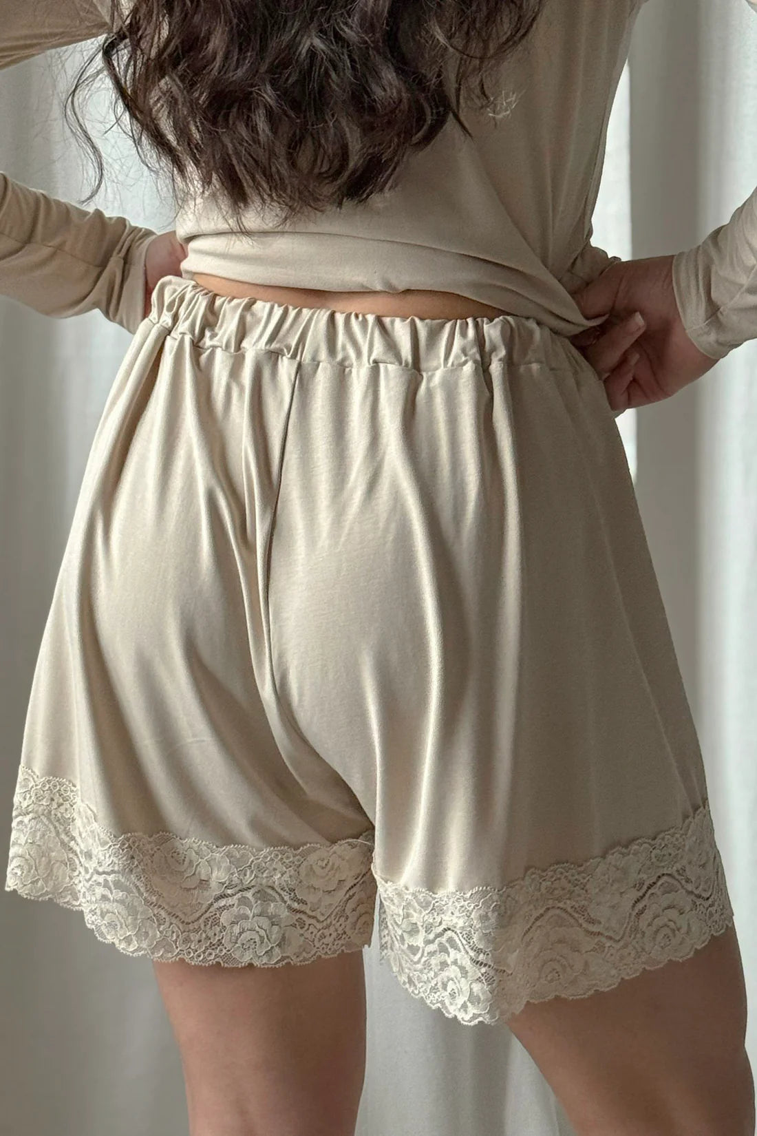 bypias-lace-shorts-beige-bambus-jersey-spitze-xs-l image 2