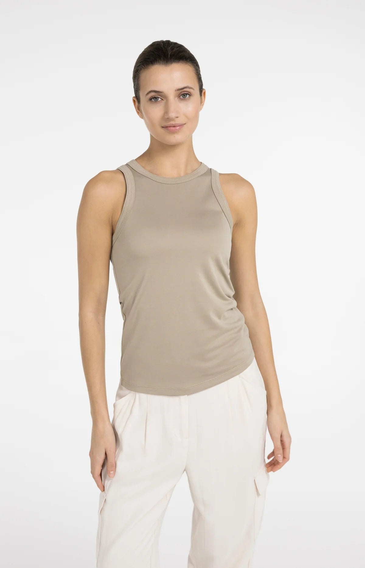 yaya-tanktop-schlamm-m-modal-ziernaht-rundhals image 2
