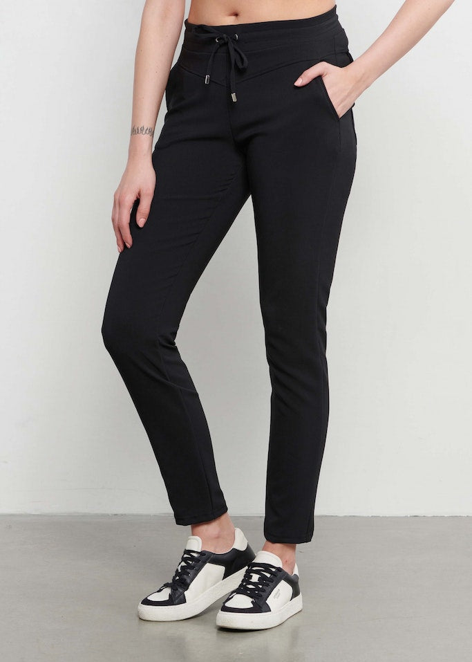 co-woman-penny-hose-travel-schwarz-xs-xl-jogger-knitterarm image 5