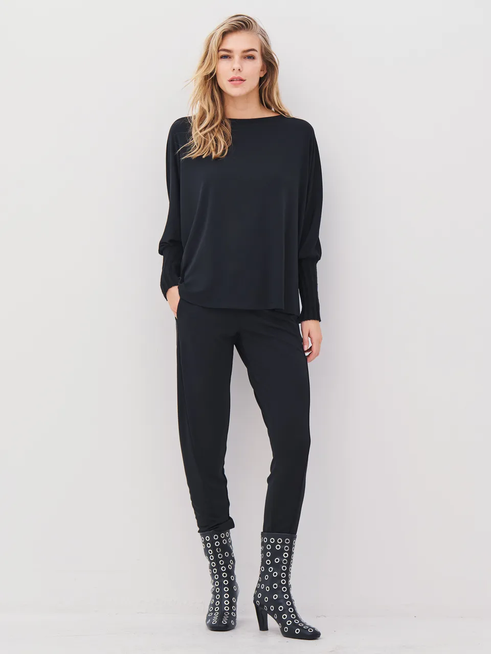 n-denmark-anita-hose-schwarz-schmale-schlupfhose-mit-g-rtel image 1