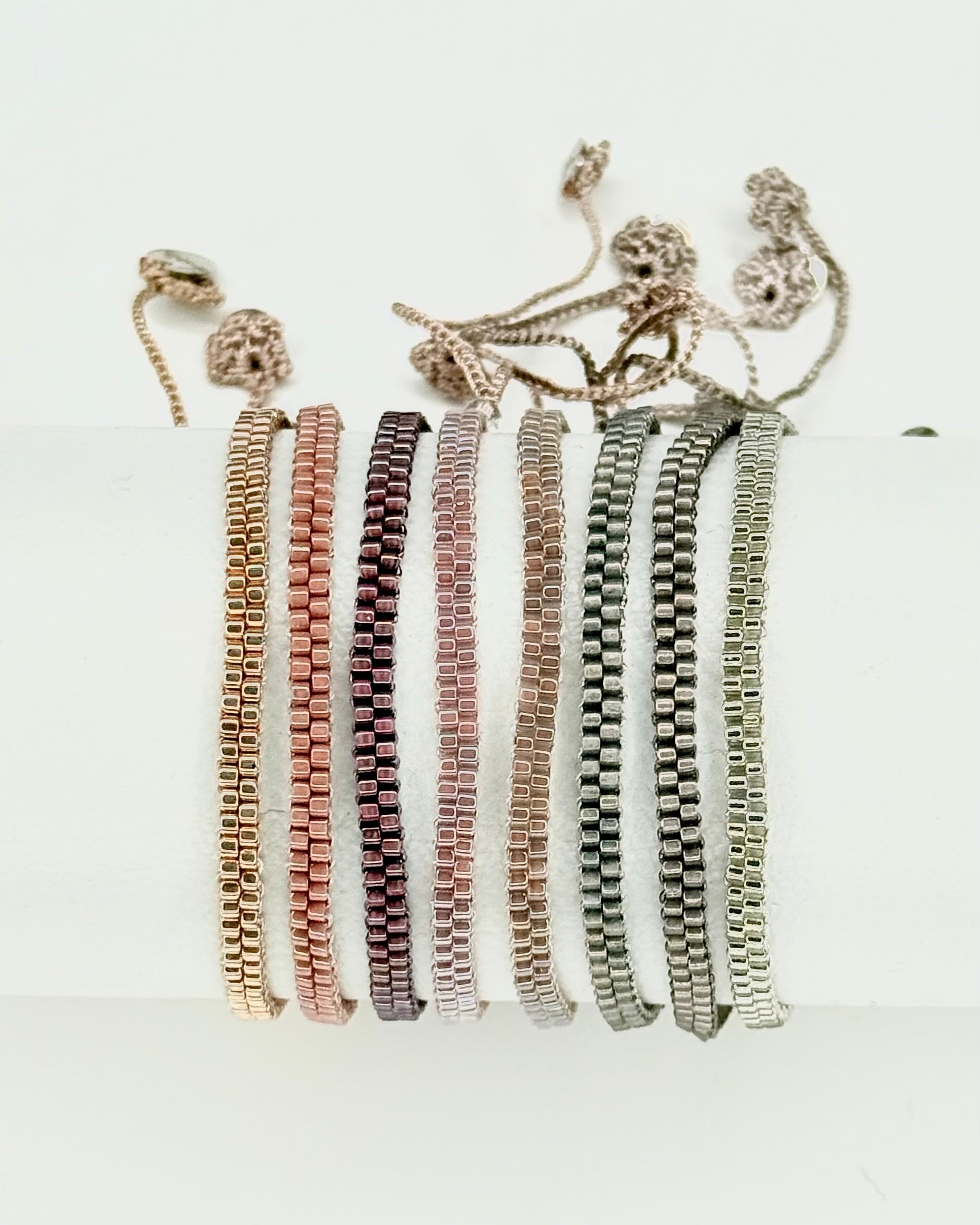 ein-st-ck-vom-gl-ck-maelys-armband-beere-metallic-peyote image 3