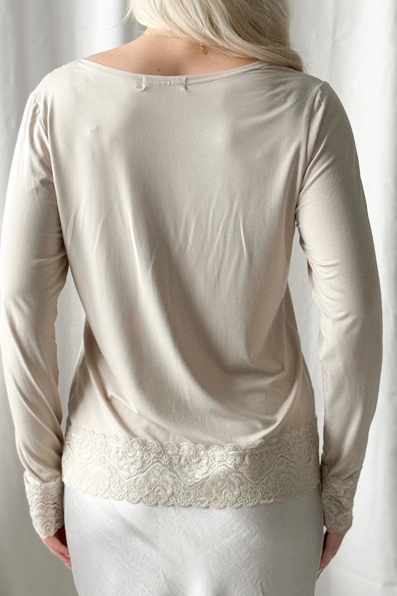 bypias-divine-bambus-langarmshirt-beige-spitze-damen image 2