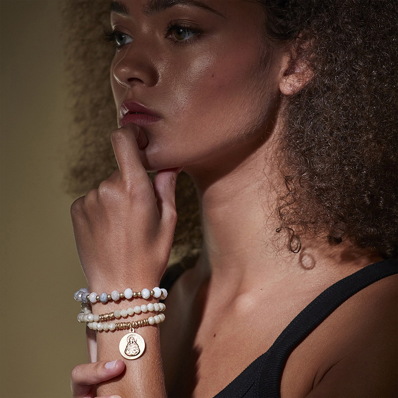 the-moshi-armband-naomi-wei-gold-perlenarmband-elastisch image 2