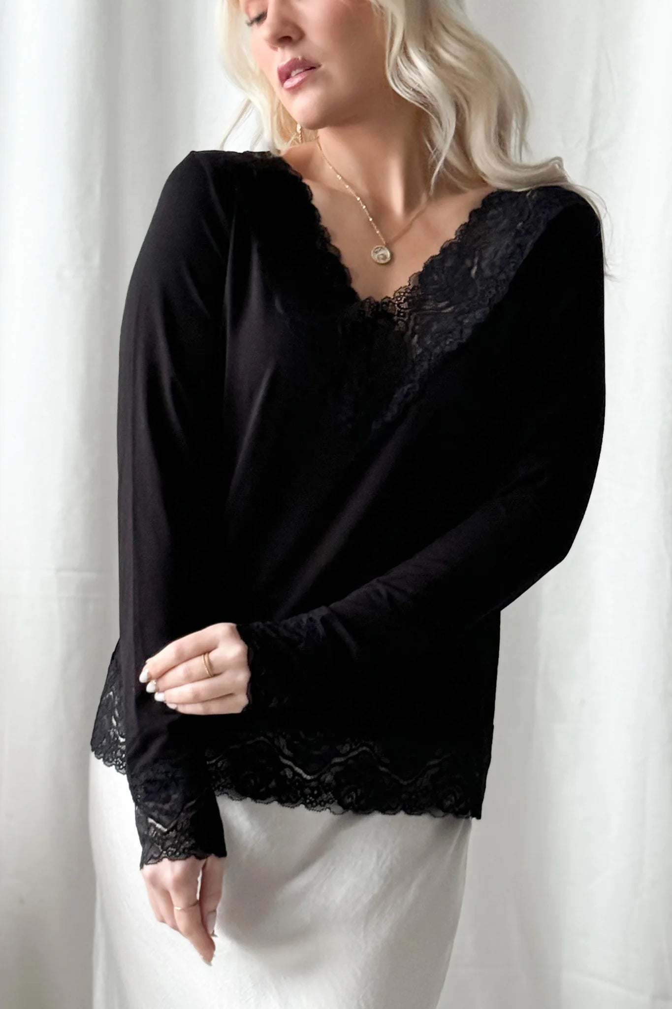 bypias-divine-bambus-langarmshirt-damen-schwarz-m-spitze image 2