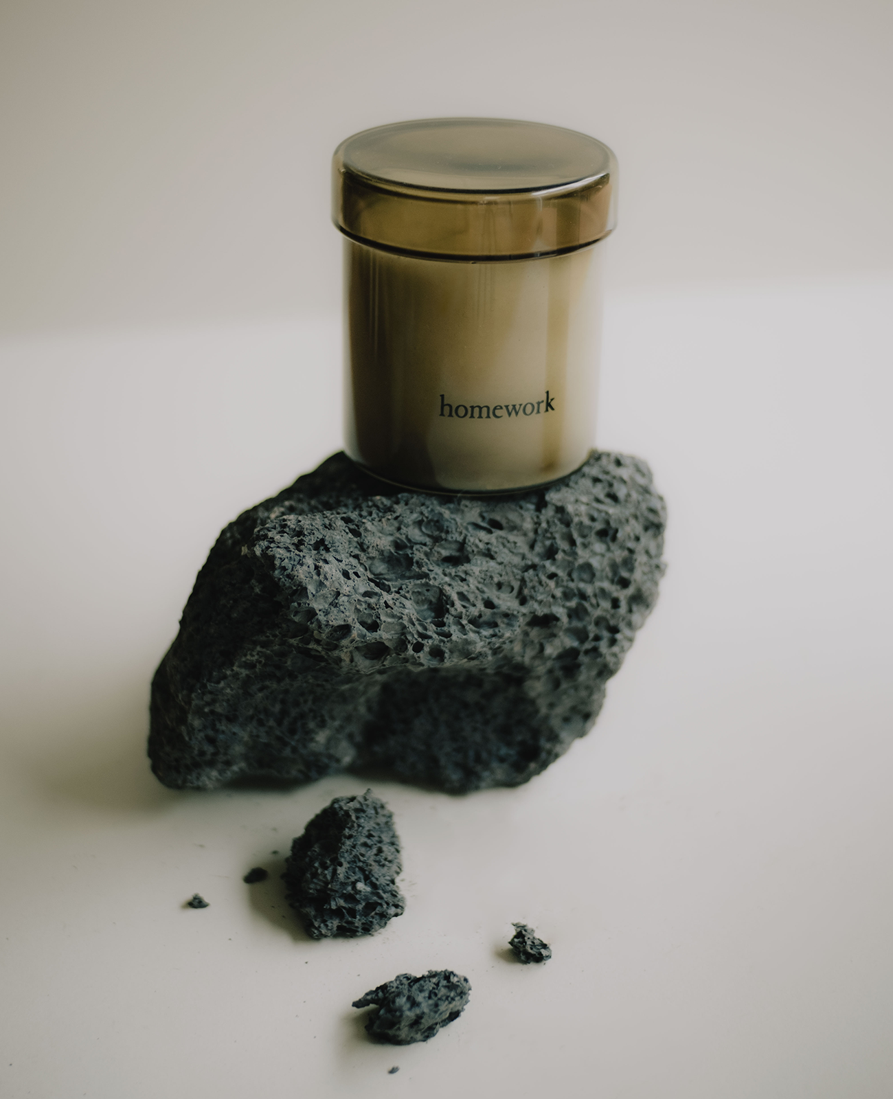 homework-candles-metal-duftkerze-glas-zitrus-holz-180g-280g image 4