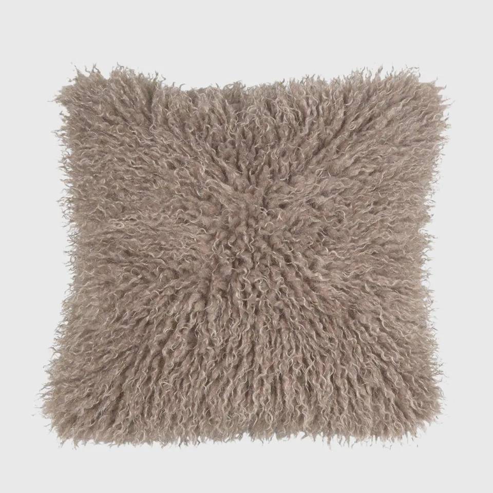 ein-st-ck-vom-gl-ck-curly-kissenbezug-sand-48x48-lammfelloptik image 1