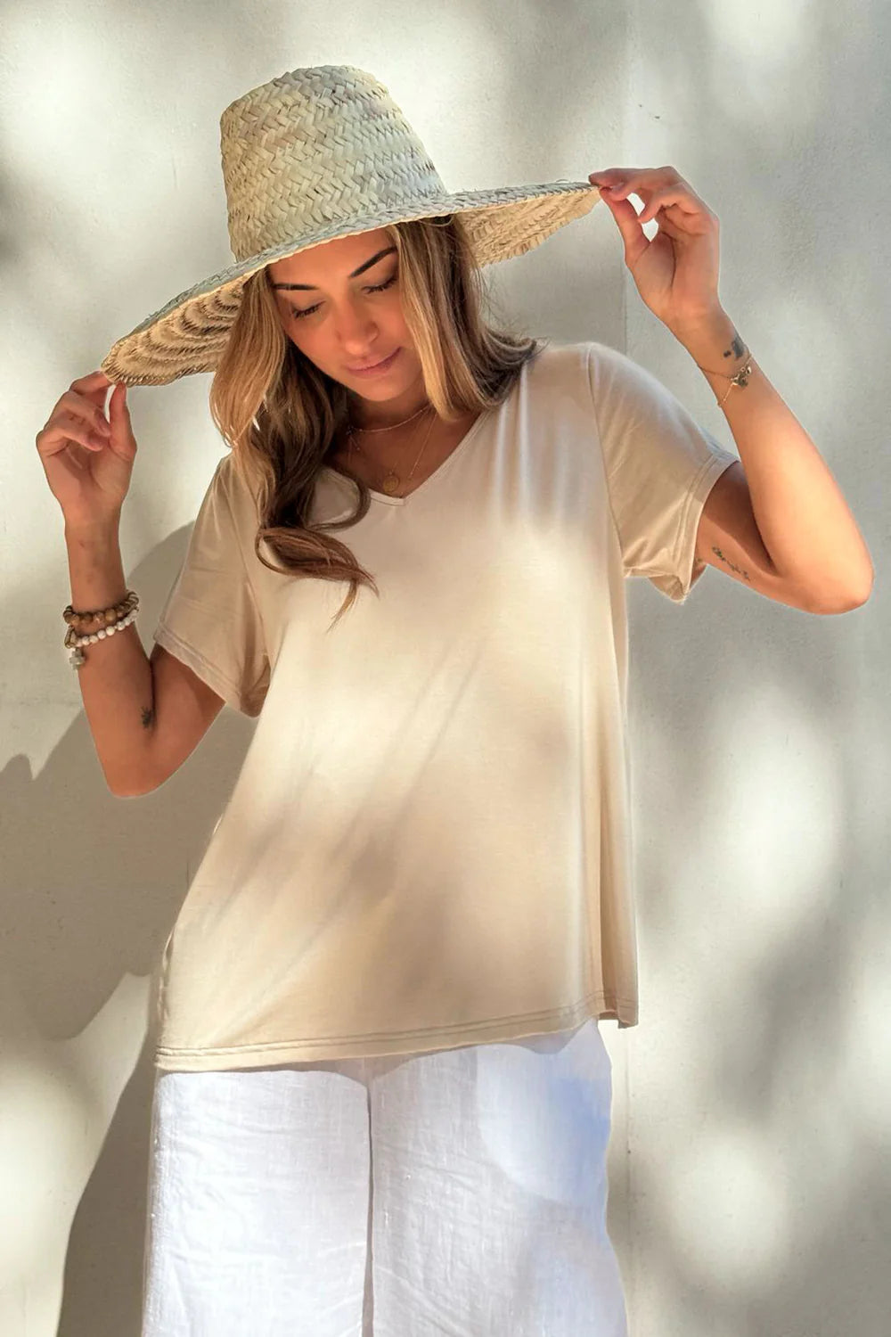 bypias-daily-bambus-t-shirt-damen-beige-v-ausschnitt image 1