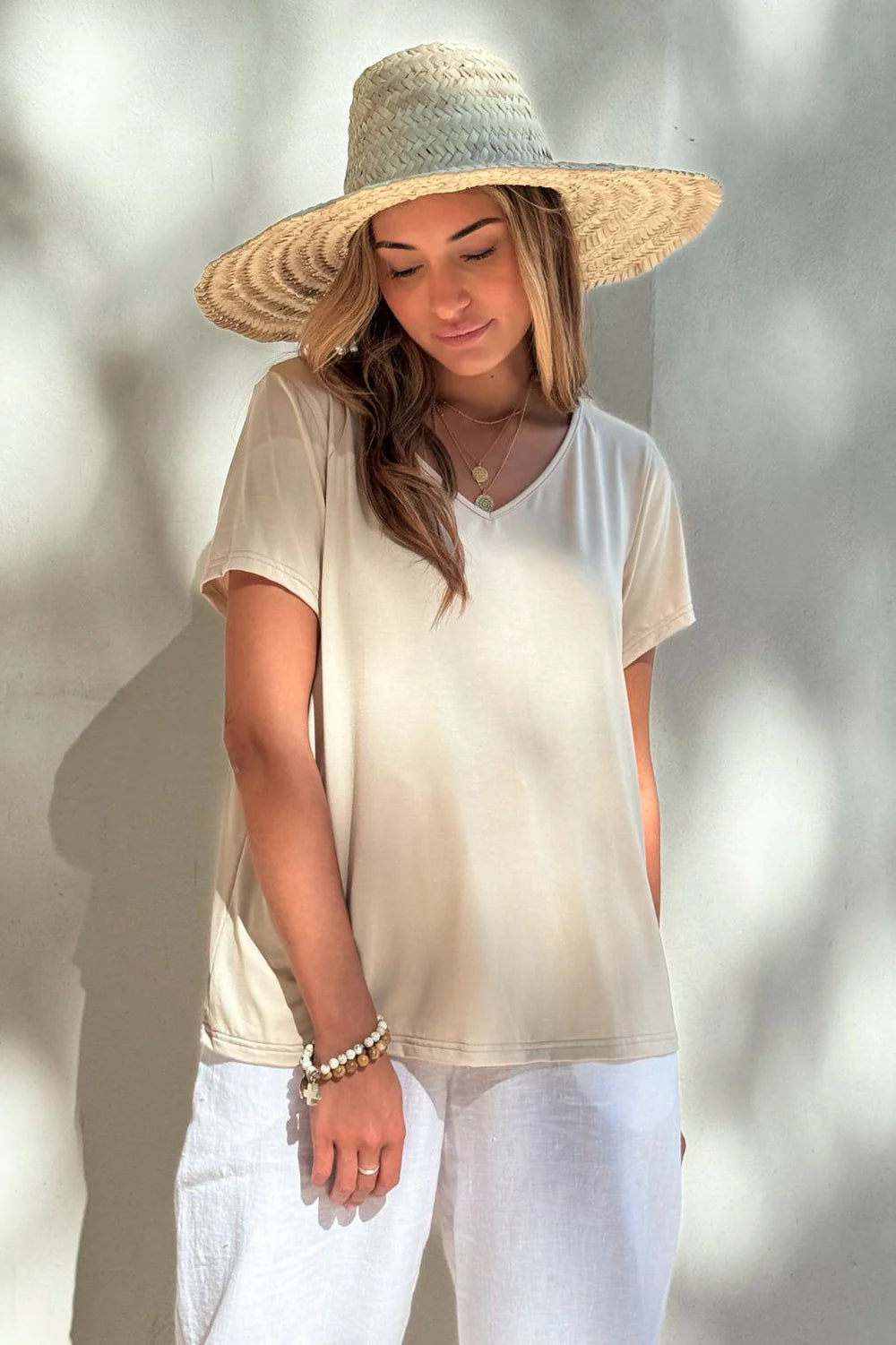 bypias-daily-bambus-t-shirt-damen-beige-v-ausschnitt image 2