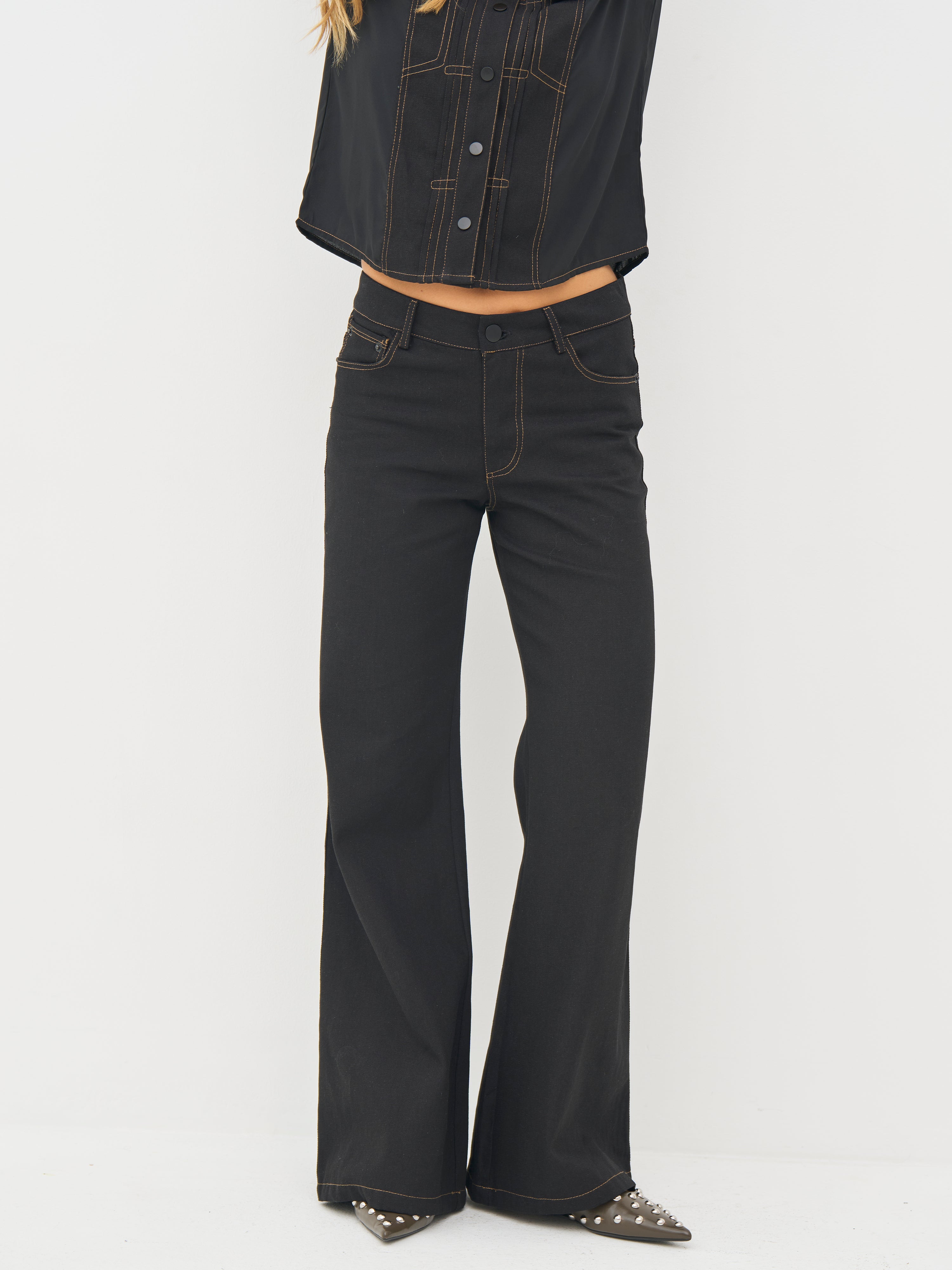 n-denmark-beate-wide-leg-jeans-schwarz image 4