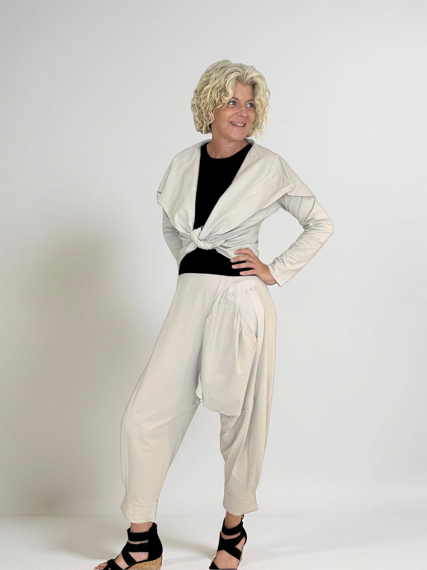 anastasia-hera-kurzjacke-schwarz-s-m-wasserfallkragen image 3