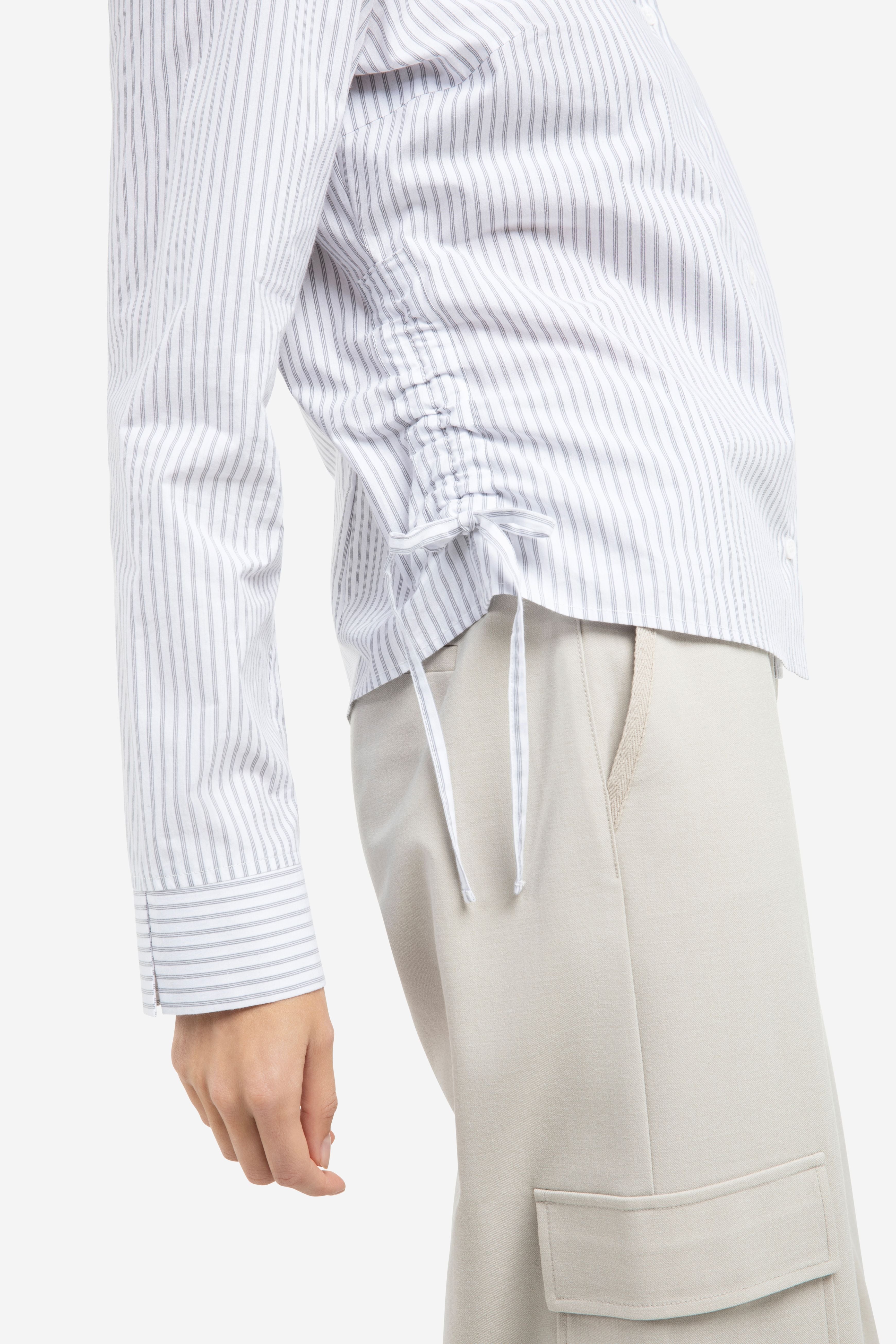 yaya-iron-grey-bluse-gestreift-blaugrau-mit-kordelzug image 4